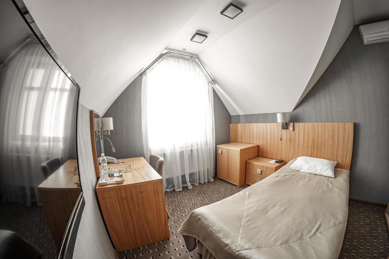 Kolobok Hotel Kniahynynok Екстериор снимка