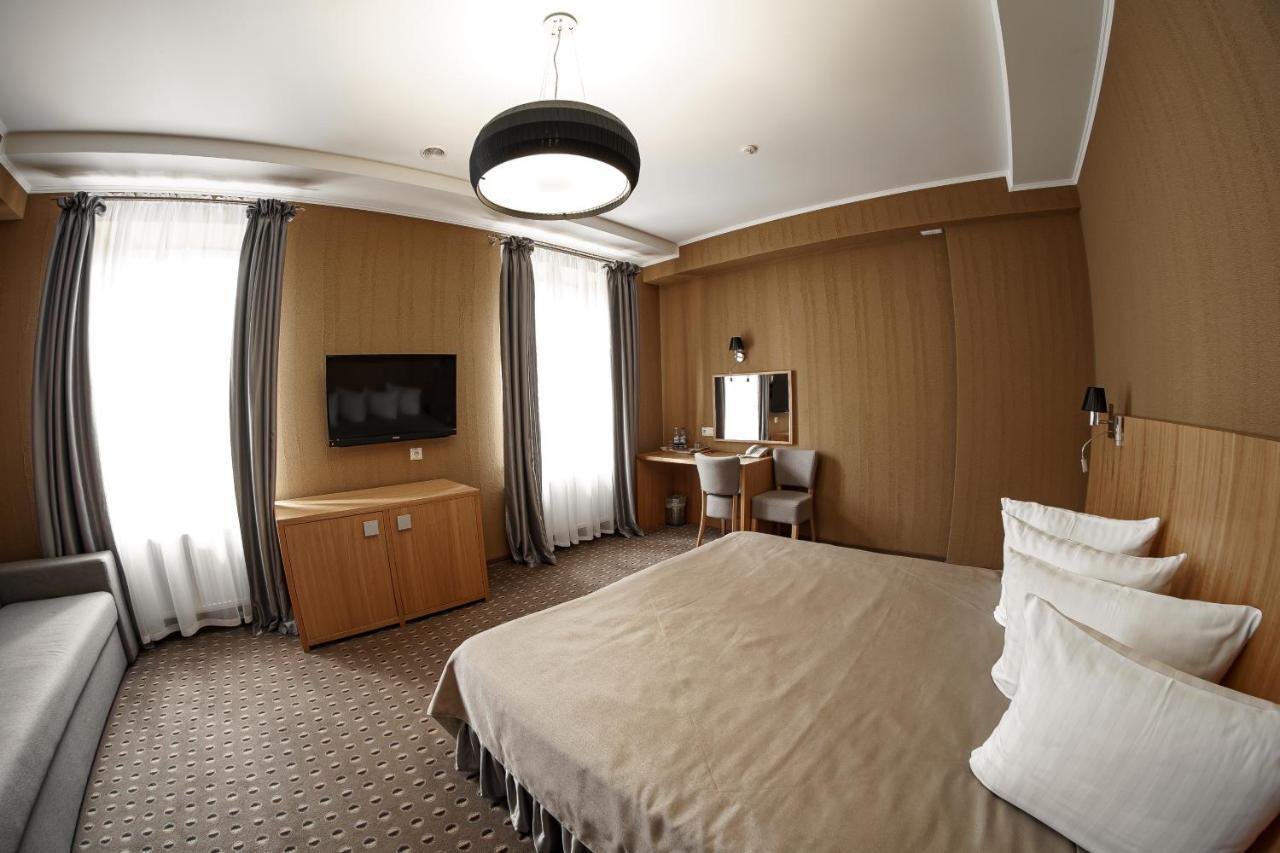 Kolobok Hotel Kniahynynok Екстериор снимка