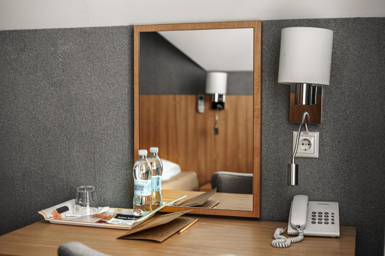 Kolobok Hotel Kniahynynok Екстериор снимка