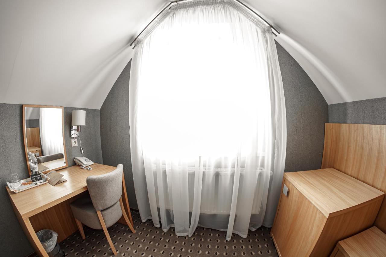 Kolobok Hotel Kniahynynok Екстериор снимка