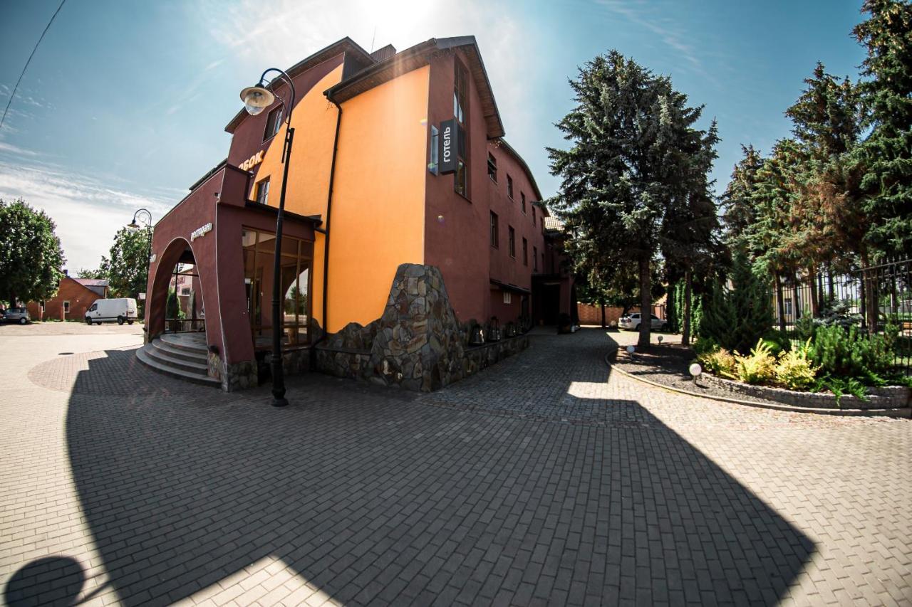 Kolobok Hotel Kniahynynok Екстериор снимка
