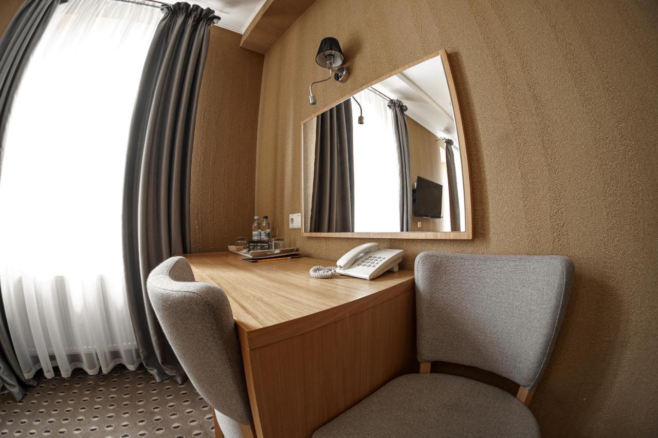 Kolobok Hotel Kniahynynok Екстериор снимка