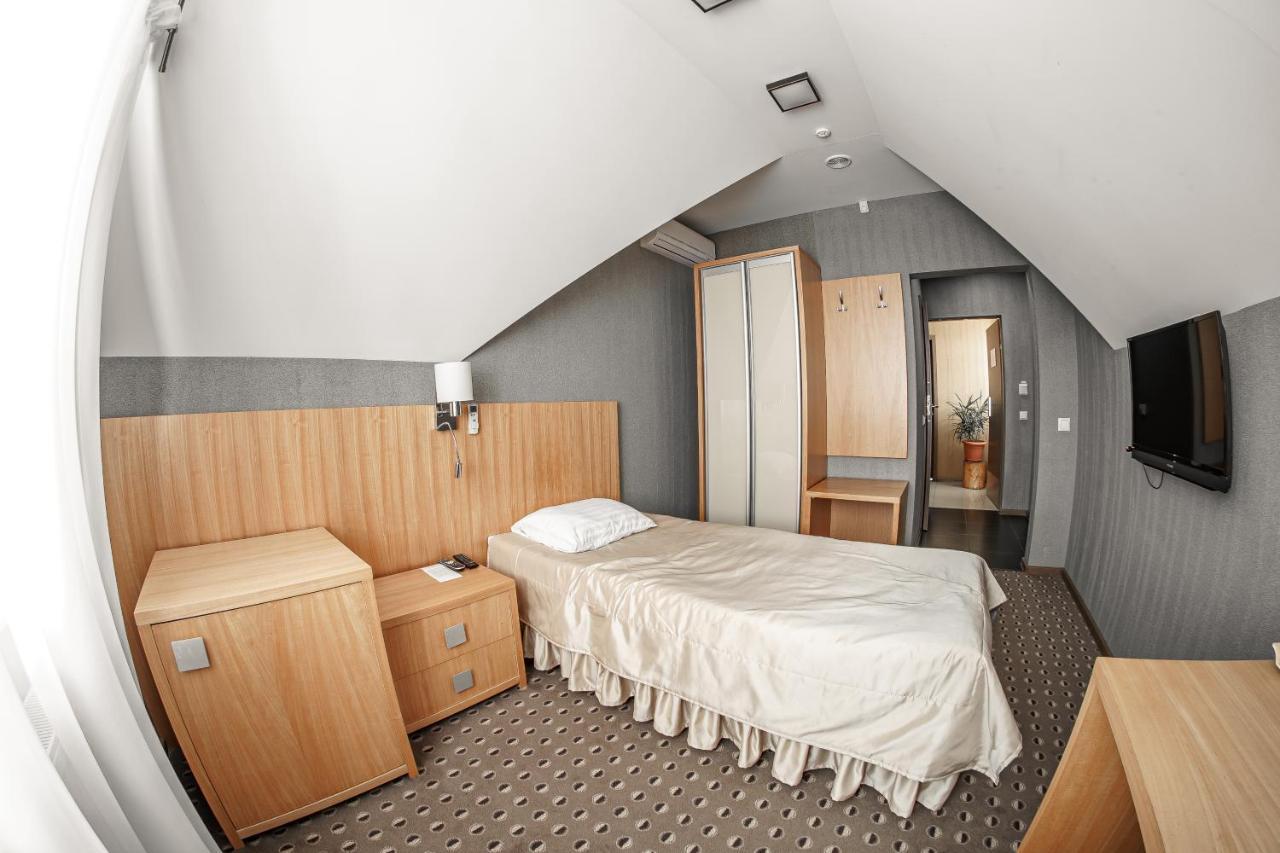 Kolobok Hotel Kniahynynok Екстериор снимка