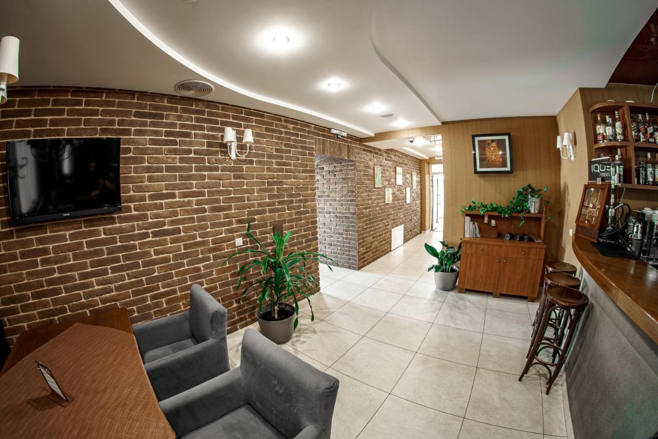 Kolobok Hotel Kniahynynok Екстериор снимка