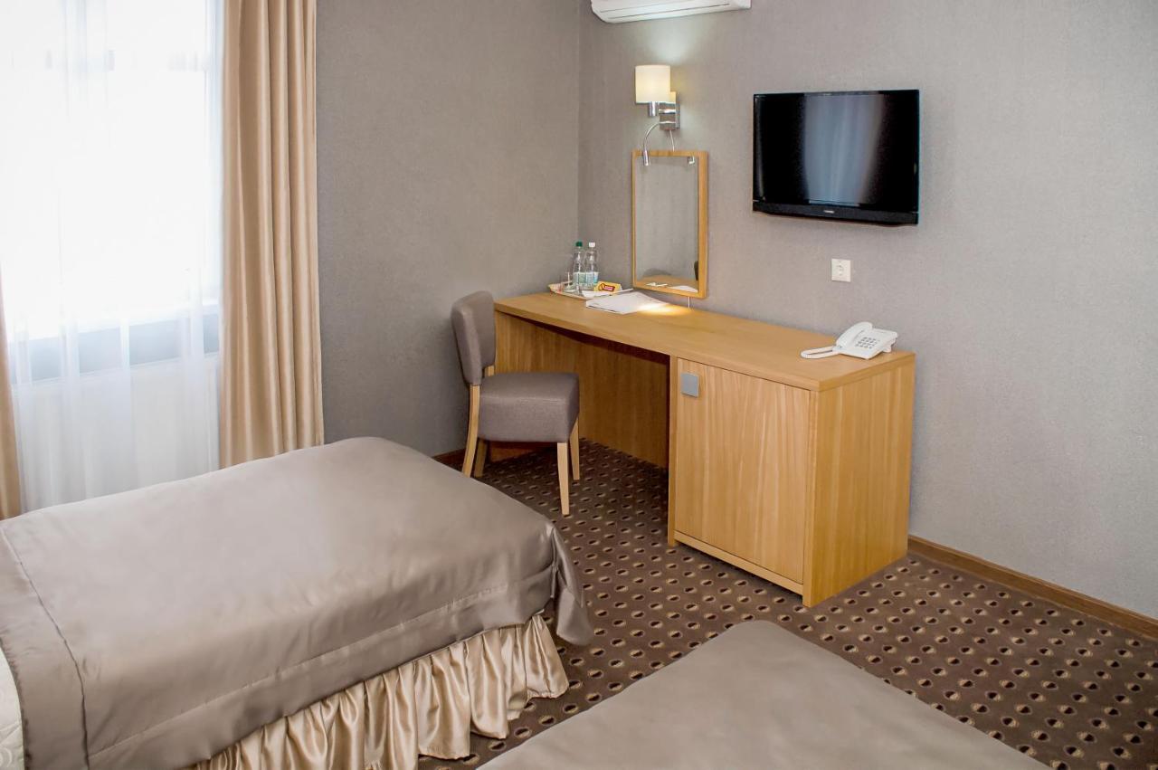 Kolobok Hotel Kniahynynok Екстериор снимка