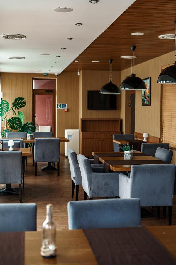 Kolobok Hotel Kniahynynok Екстериор снимка