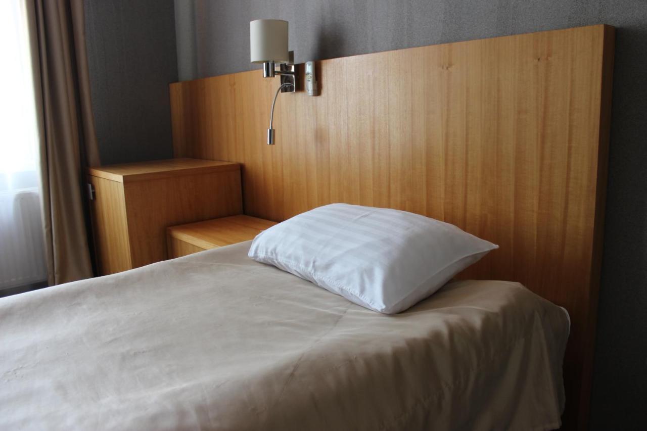Kolobok Hotel Kniahynynok Екстериор снимка