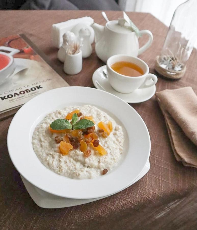 Kolobok Hotel Kniahynynok Екстериор снимка